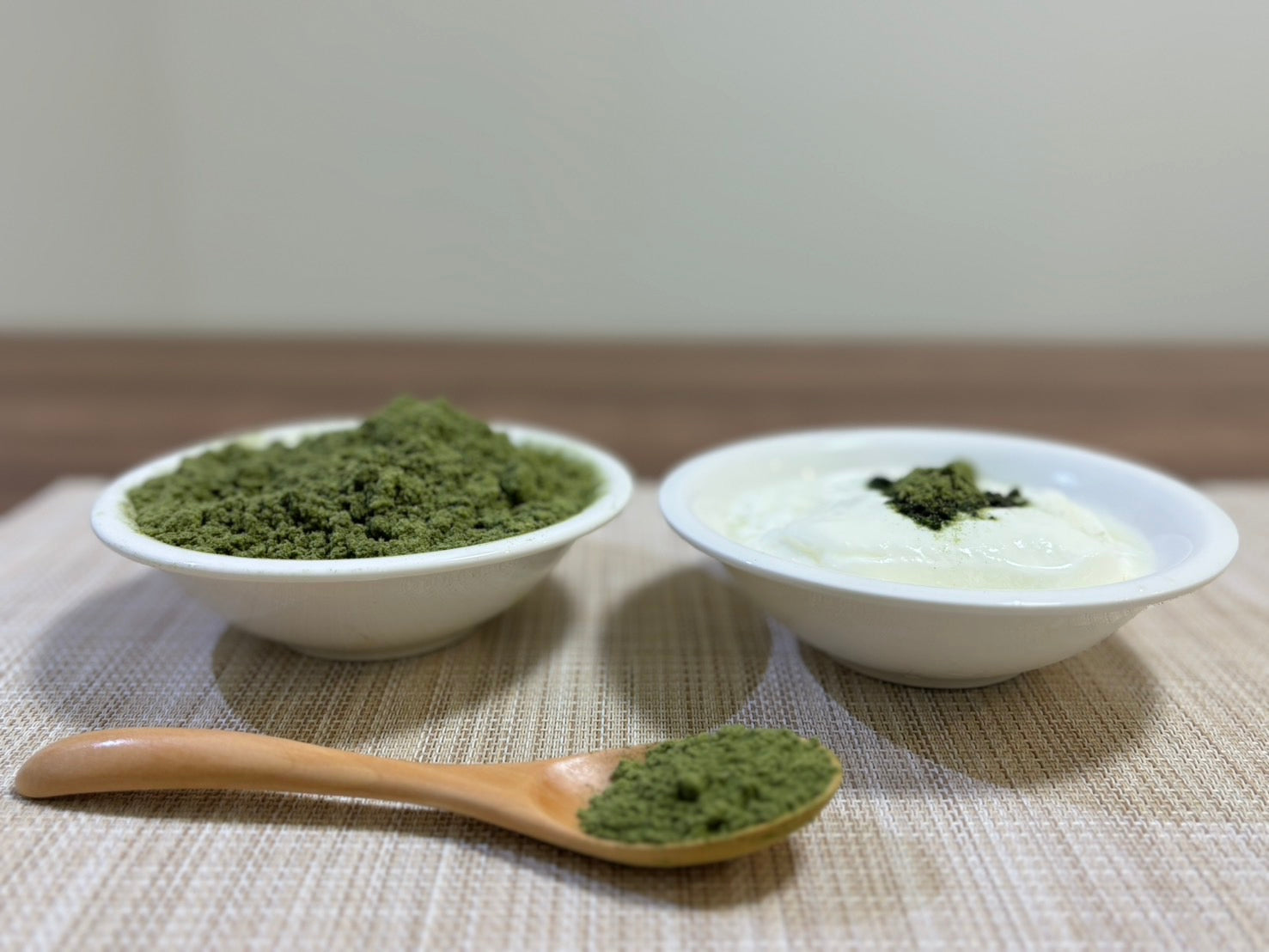 【パッケージなし】深吉野よもぎ微粉末_(1kg)_栽培期間中農薬不使用・有機質肥料栽培